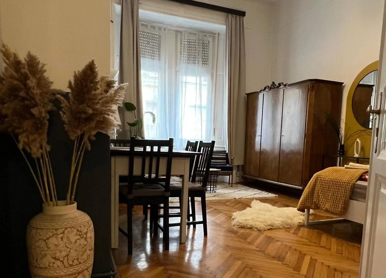 Rustic Apartment In Downtown Of Budapest