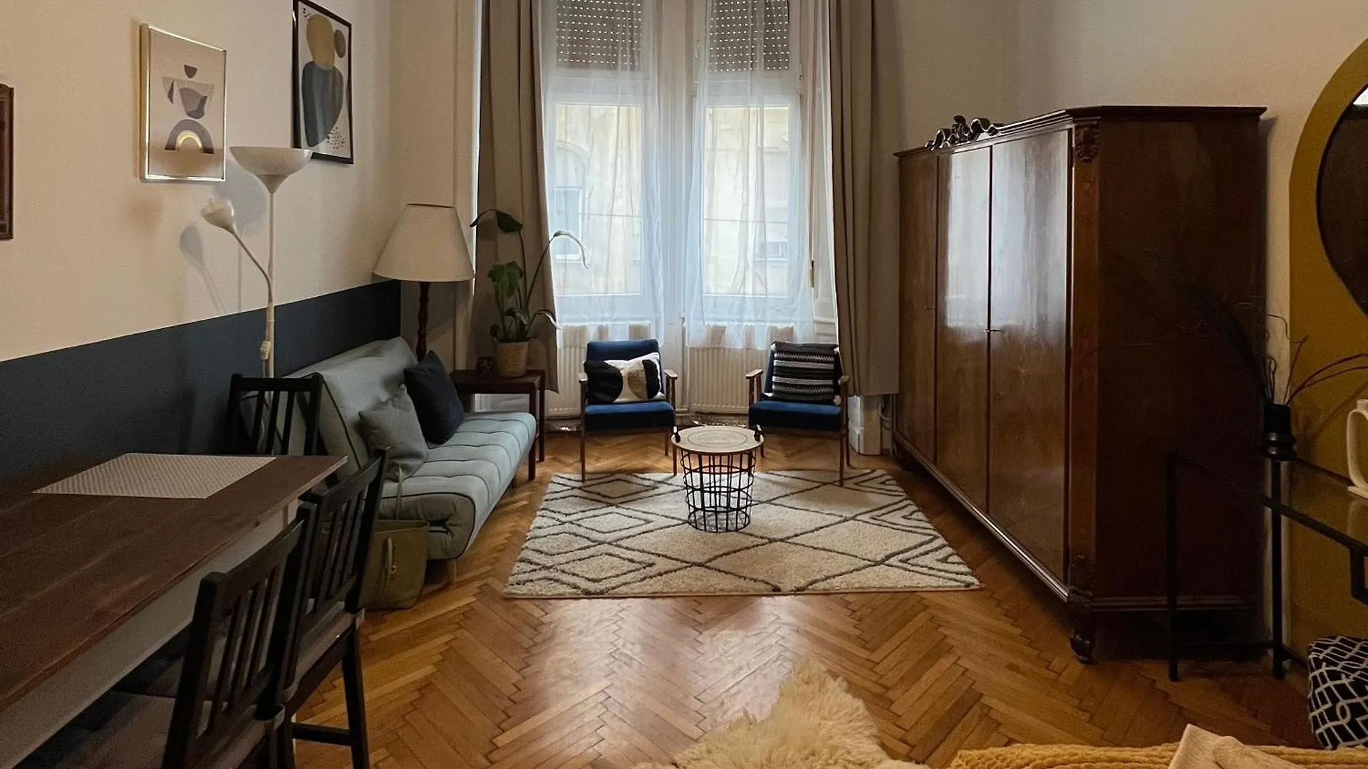 Rustic Apartment In Downtown Of Budapest