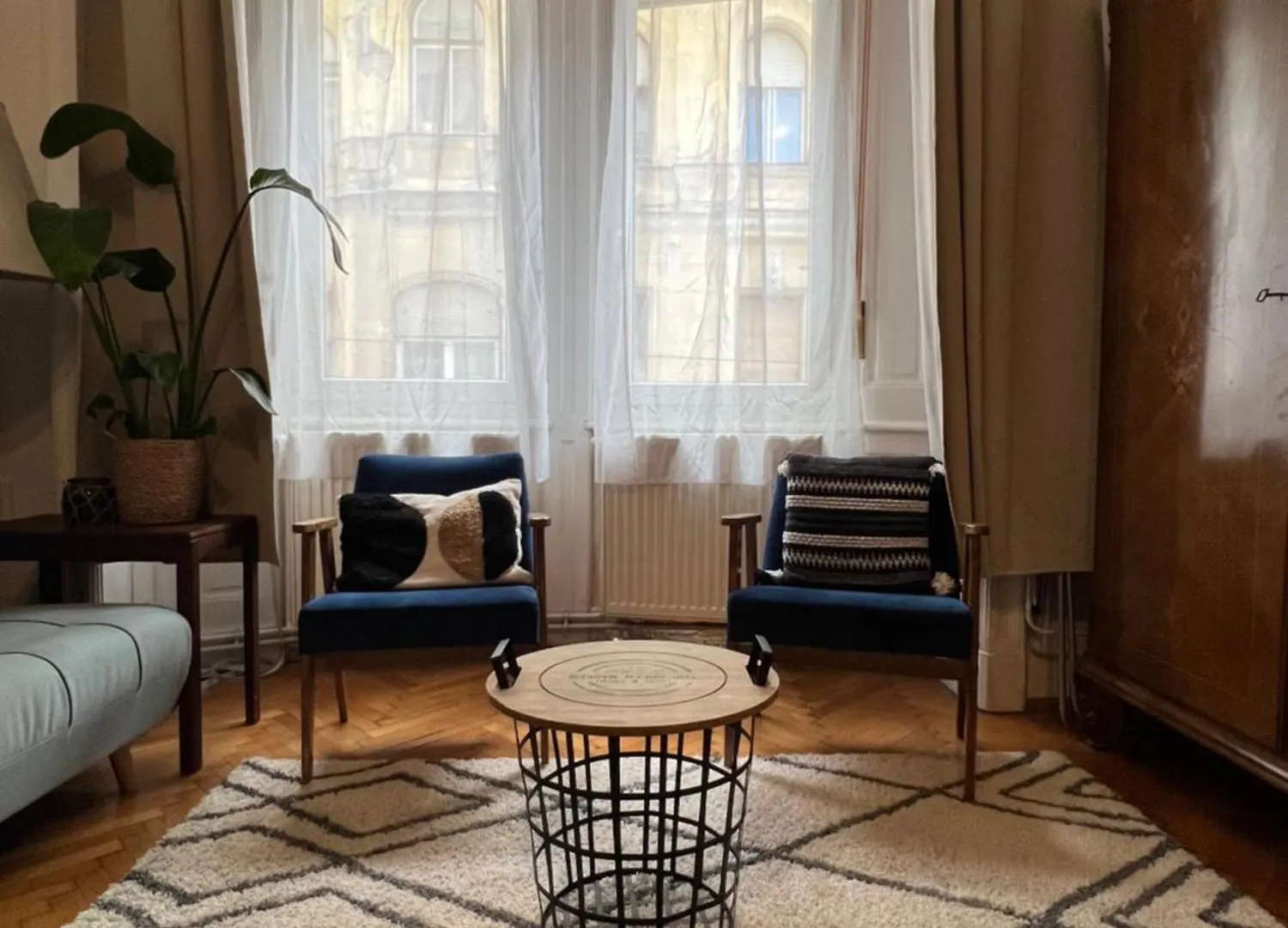 Rustic Apartment In Downtown Of Budapest Hungary