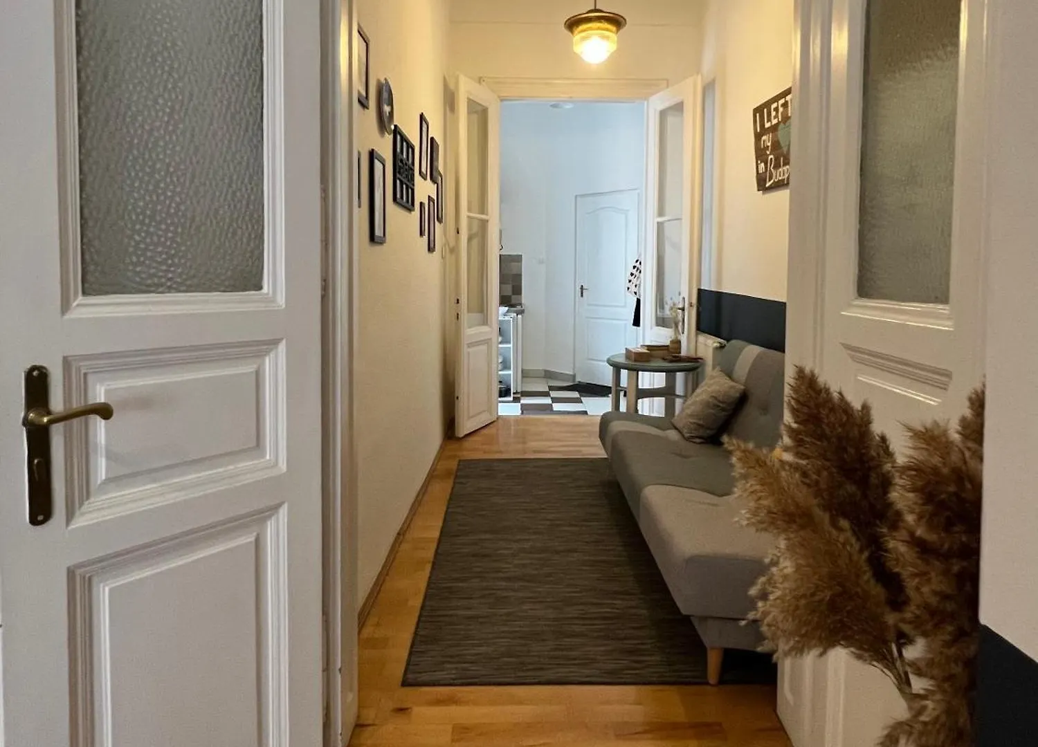 Rustic Apartment In Downtown Of Budapest